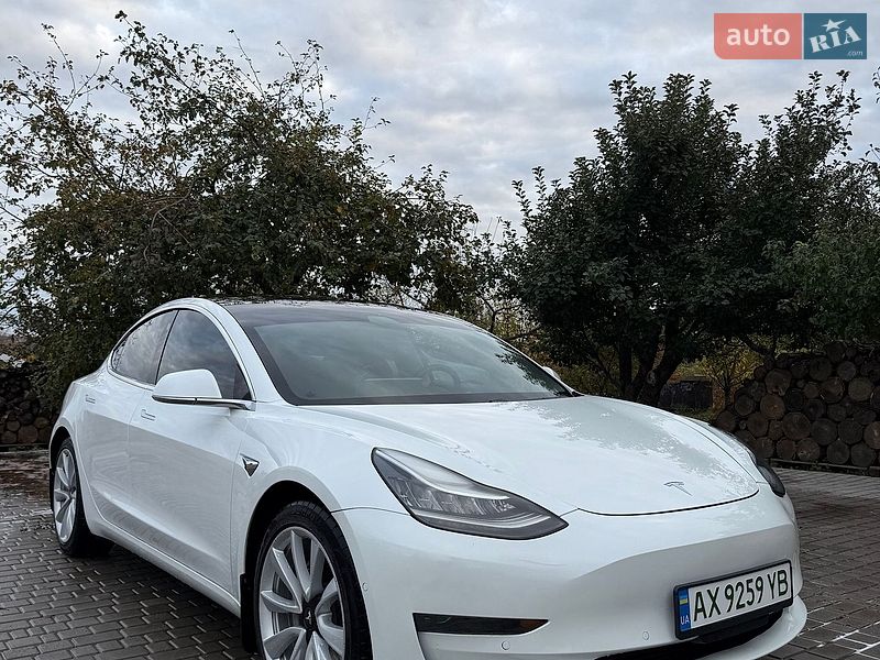 Седан Tesla Model 3 2020 в Харькове