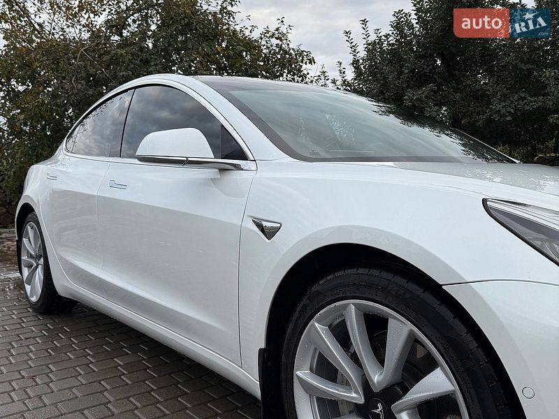Седан Tesla Model 3 2020 в Харькове