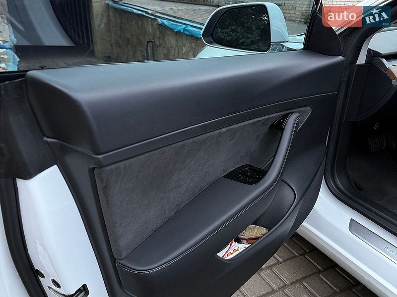 Седан Tesla Model 3 2020 в Харькове