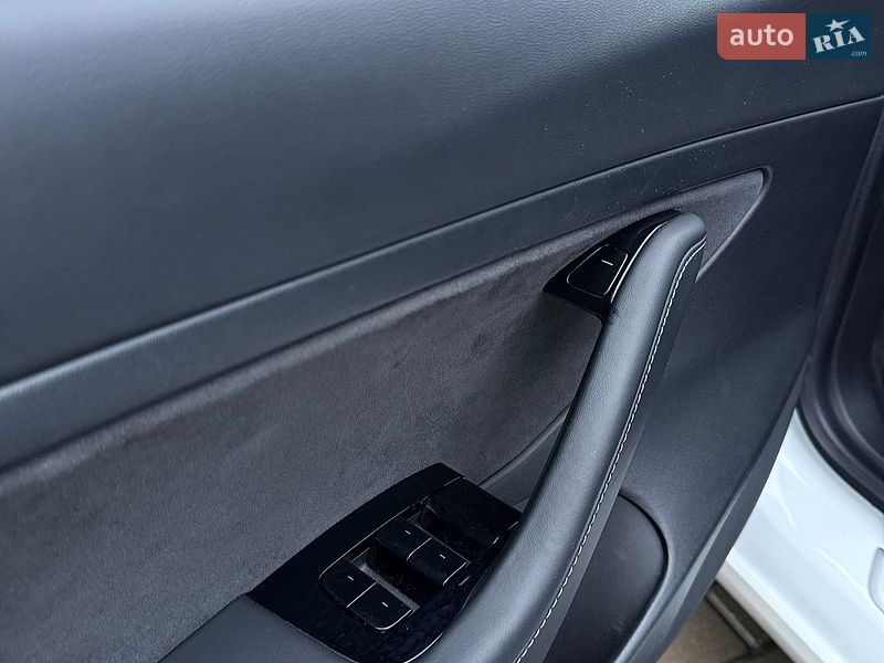 Седан Tesla Model 3 2020 в Харькове