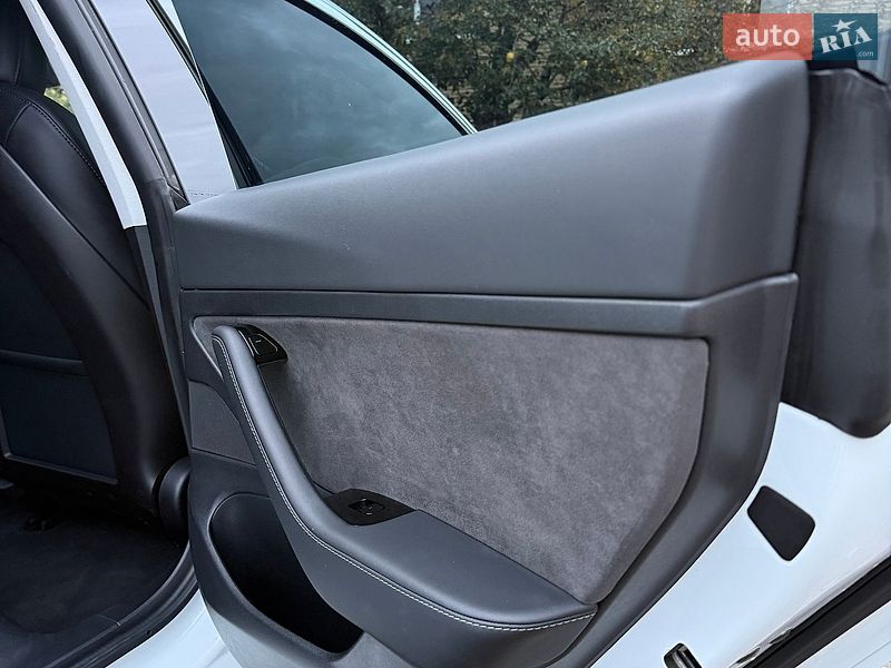 Седан Tesla Model 3 2020 в Харькове