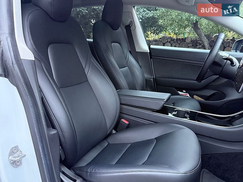 Седан Tesla Model 3 2020 в Харькове