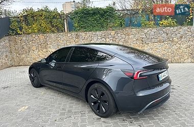 Седан Tesla Model 3 2024 в Виннице