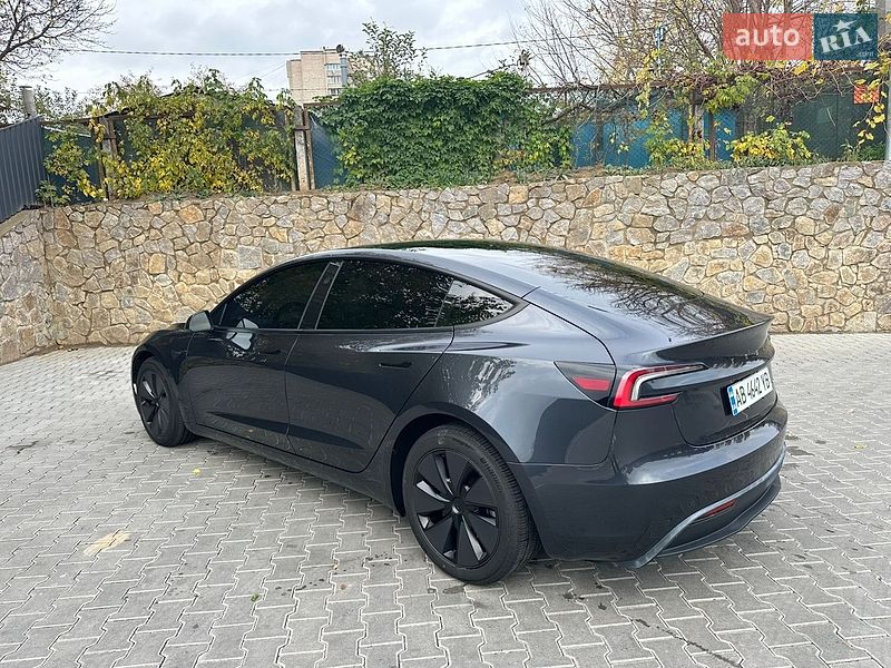 Седан Tesla Model 3 2024 в Виннице
