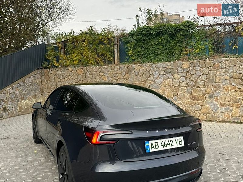 Седан Tesla Model 3 2024 в Виннице
