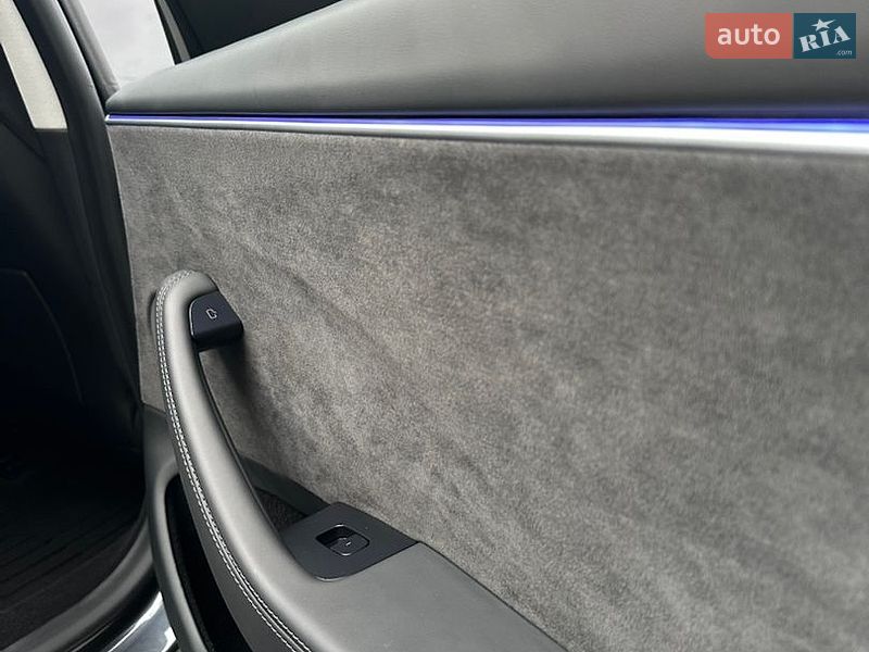 Седан Tesla Model 3 2024 в Виннице