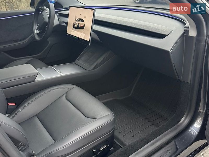 Седан Tesla Model 3 2024 в Виннице