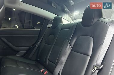 Седан Tesla Model 3 2019 в Черновцах
