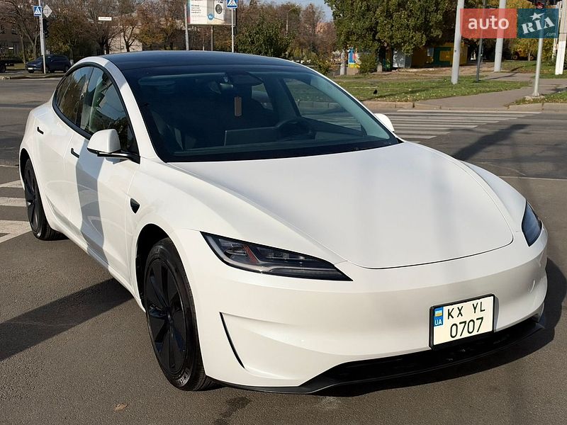 Седан Tesla Model 3 2025 в Харькове