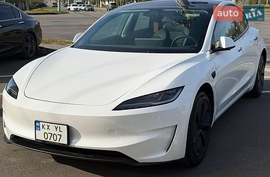 Седан Tesla Model 3 2025 в Харькове
