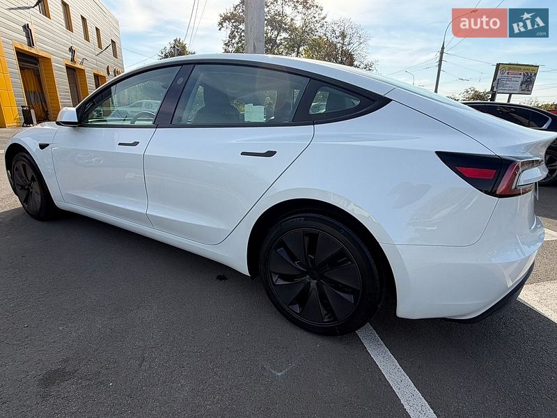Седан Tesla Model 3 2025 в Харькове