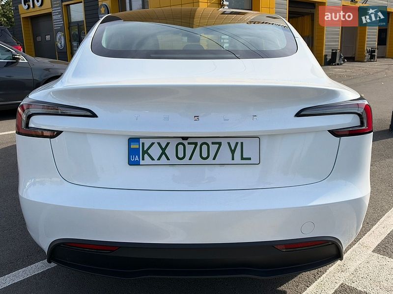 Седан Tesla Model 3 2025 в Харькове