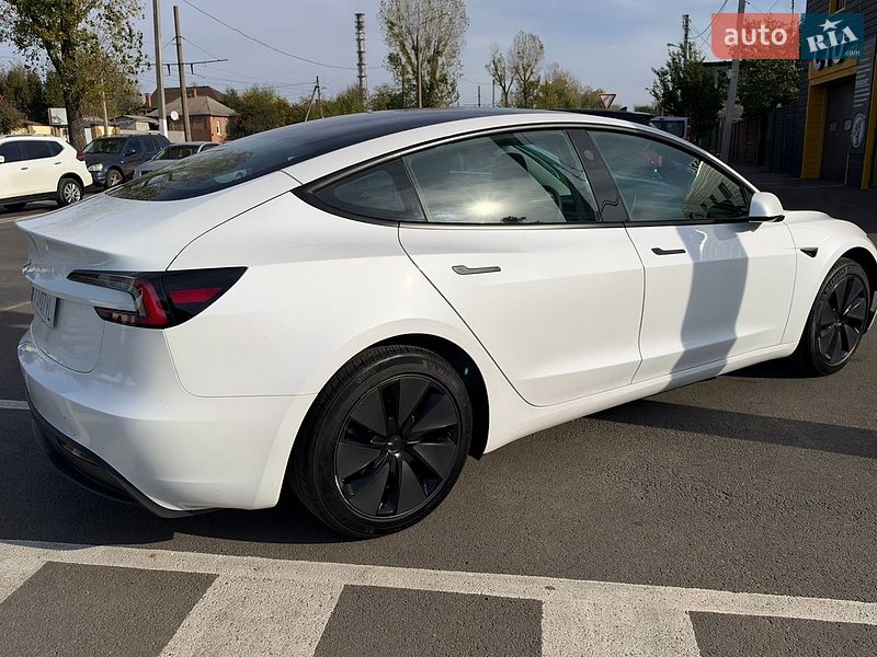 Седан Tesla Model 3 2025 в Харькове