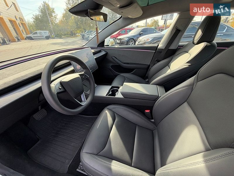 Седан Tesla Model 3 2025 в Харькове