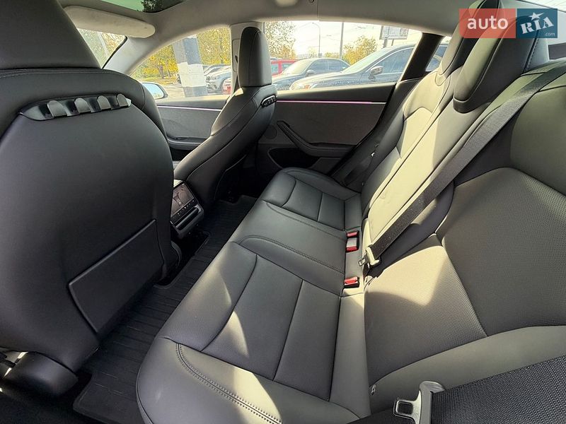 Седан Tesla Model 3 2025 в Харькове