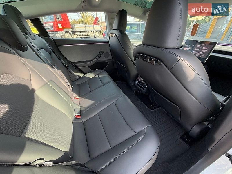 Седан Tesla Model 3 2025 в Харькове