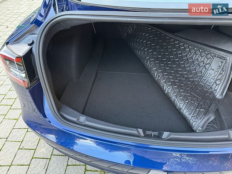 Седан Tesla Model 3 2018 в Львові фото 19 Седан Tesla Model 3 2018 в Львові