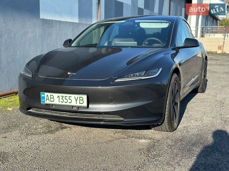 Седан Tesla Model 3 2024 в Виннице