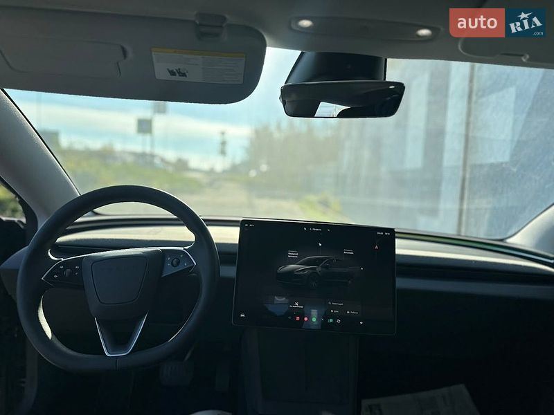 Седан Tesla Model 3 2024 в Виннице