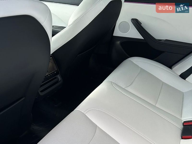 Седан Tesla Model 3 2024 в Звягелі фото 59 Седан Tesla Model 3 2024 в Звягелі