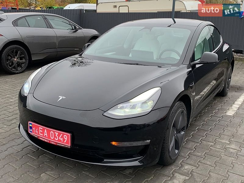 Седан Tesla Model 3 2023 в Хмельницькому