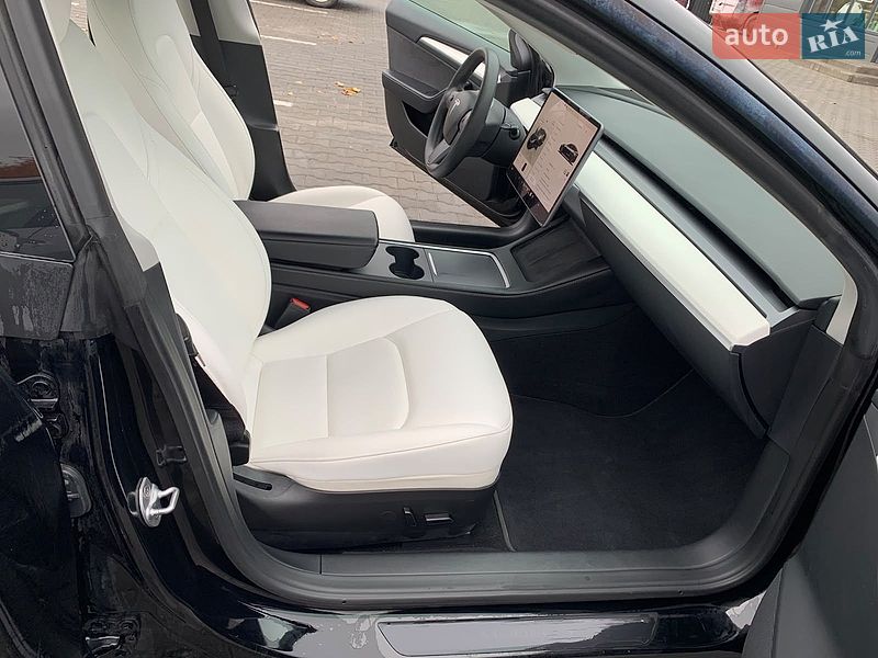Седан Tesla Model 3 2023 в Хмельницькому