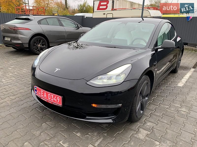 Седан Tesla Model 3 2023 в Хмельницькому
