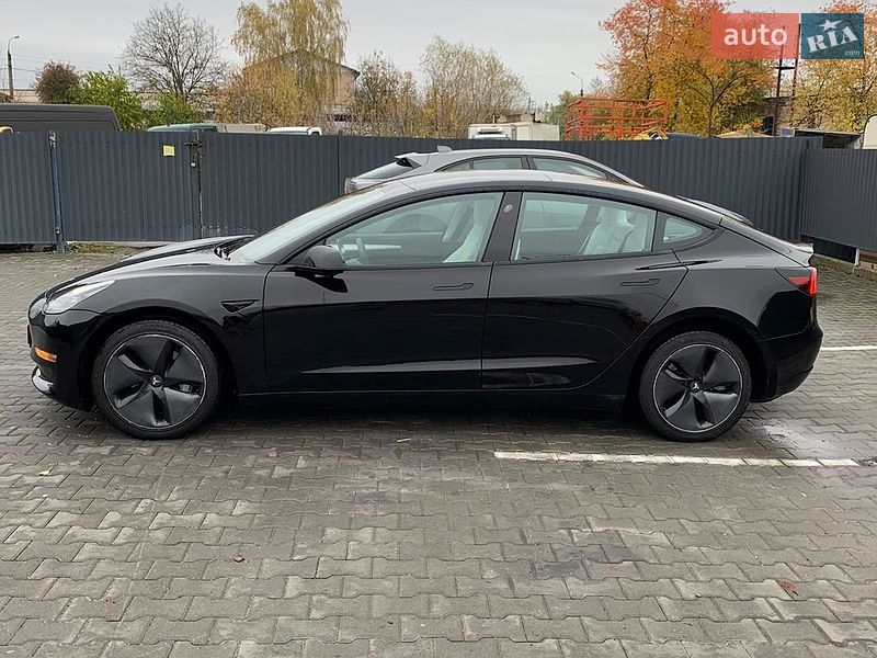 Седан Tesla Model 3 2023 в Хмельницькому