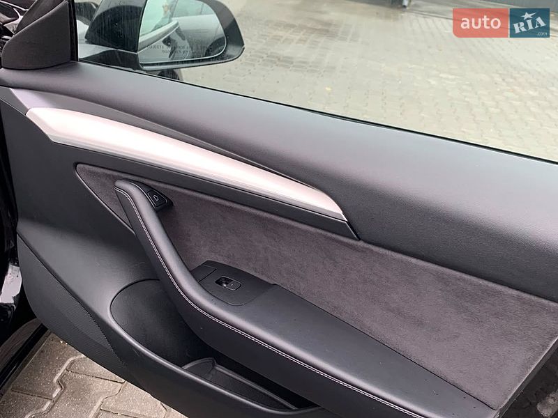 Седан Tesla Model 3 2023 в Хмельницькому