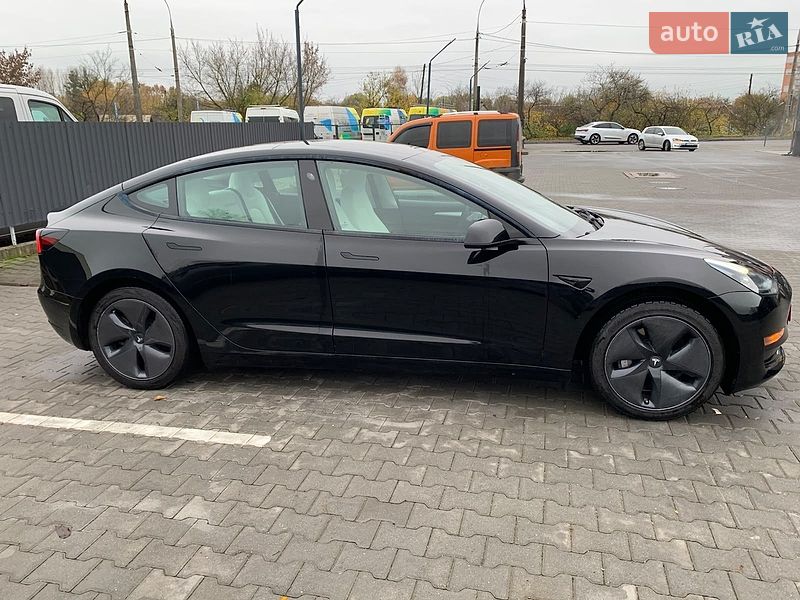 Седан Tesla Model 3 2023 в Хмельницькому
