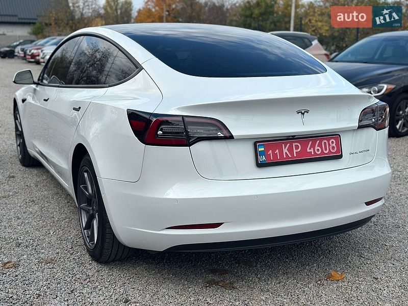 Седан Tesla Model 3 2022 в Білій Церкві