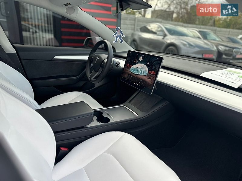 Седан Tesla Model 3 2022 в Білій Церкві