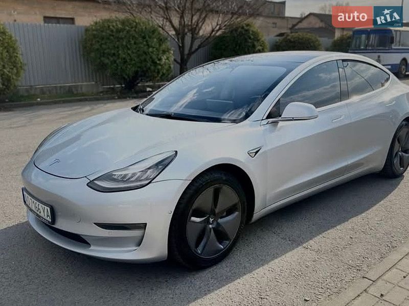Седан Tesla Model 3 2018 в Ужгороде