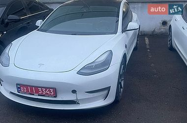 Седан Tesla Model 3 2021 в Львове