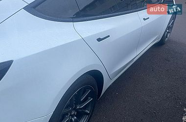 Седан Tesla Model 3 2021 в Львове