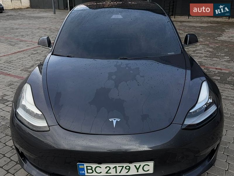 Седан Tesla Model 3 2018 в Ивано-Франковске