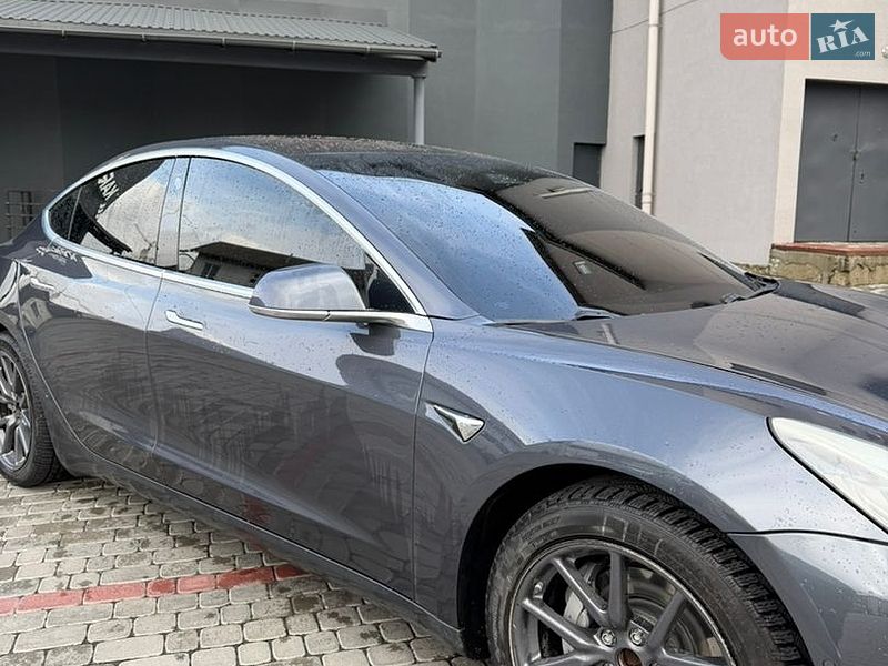 Седан Tesla Model 3 2018 в Ивано-Франковске