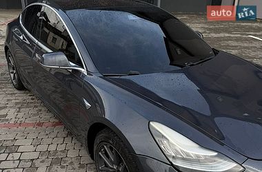 Седан Tesla Model 3 2018 в Ивано-Франковске