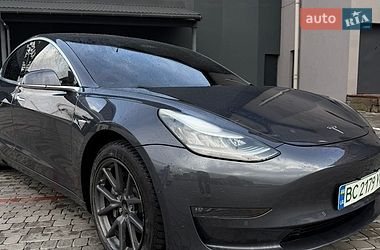 Седан Tesla Model 3 2018 в Ивано-Франковске