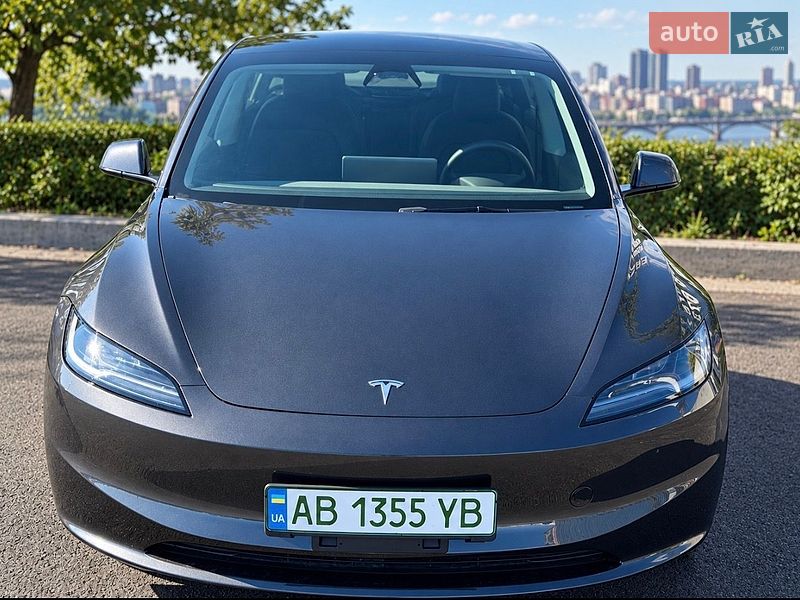Седан Tesla Model 3 2024 в Вінниці