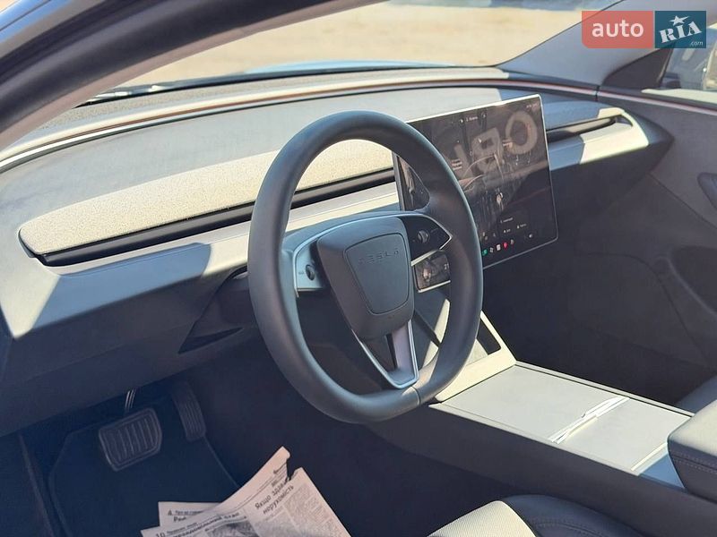 Седан Tesla Model 3 2024 в Вінниці