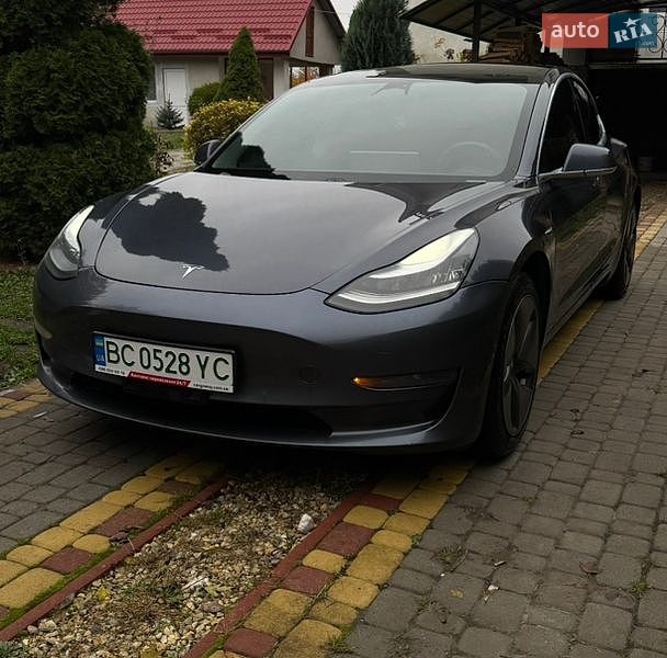 Tesla Model 3 2019