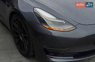 Седан Tesla Model 3 2020 в Рівному