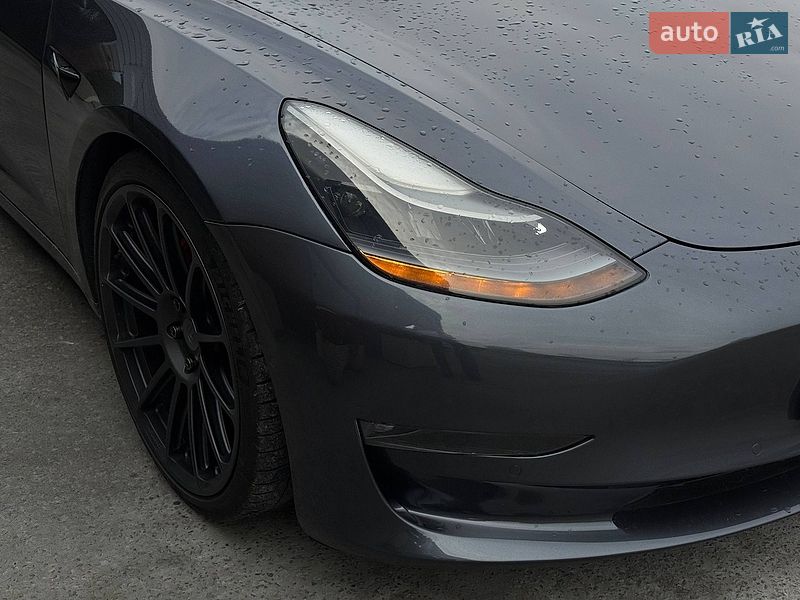 Седан Tesla Model 3 2020 в Рівному