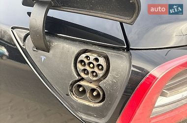 Седан Tesla Model 3 2019 в Дубні