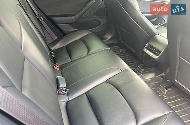 Седан Tesla Model 3 2019 в Дубні