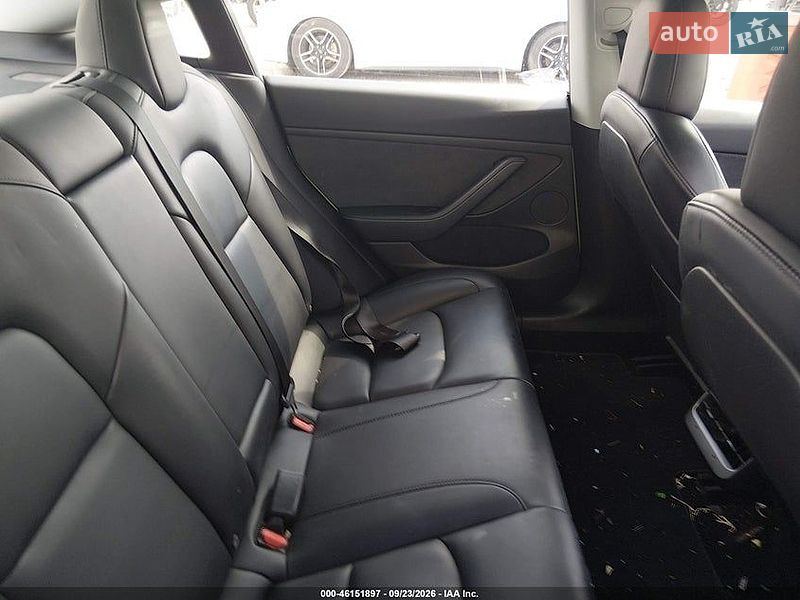 Седан Tesla Model 3 2022 в Львове