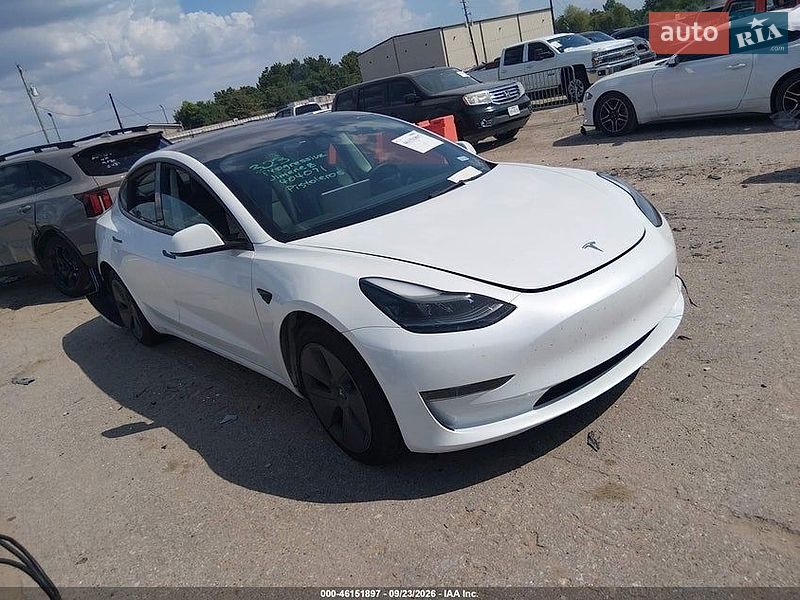 Седан Tesla Model 3 2022 в Львове