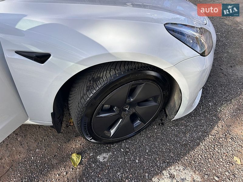 Седан Tesla Model 3 2023 в Днепре