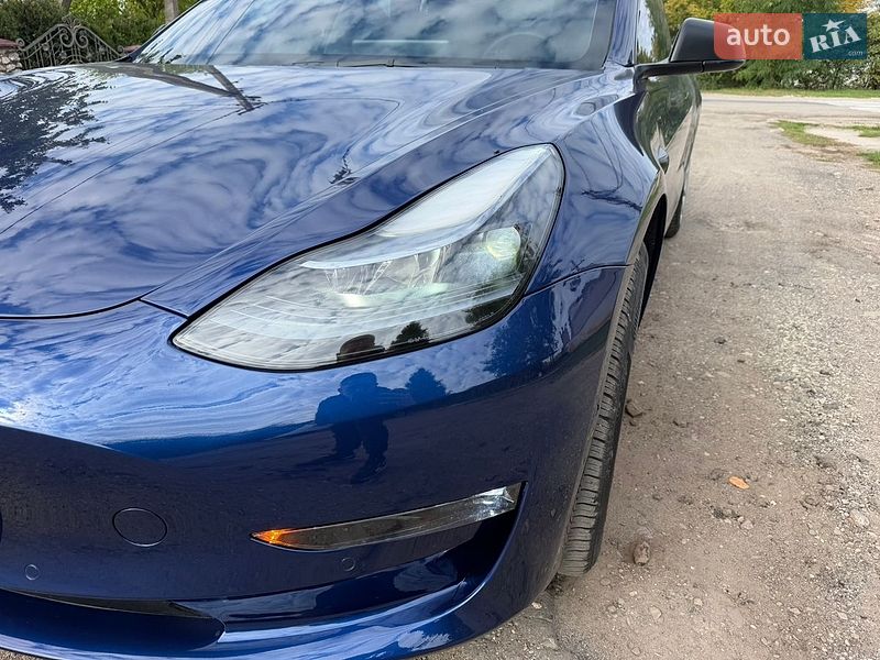 Седан Tesla Model 3 2022 в Золочеве